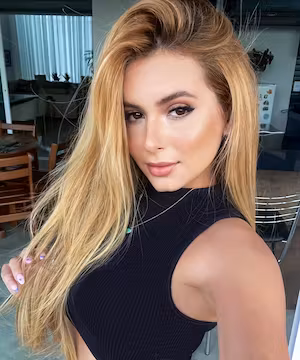 Model / Top Broadcaster