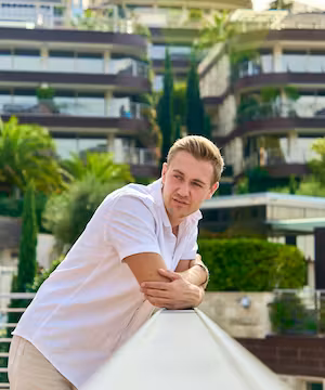 HQ Instagram Post at @_maxhaase_