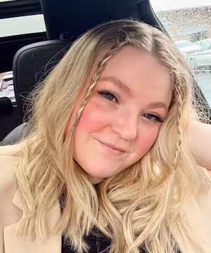 Hailey Swindall: A Spark of Style from Seattle