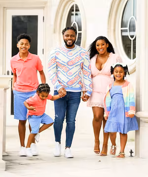 Family fun content. Connecting your brand to her story with warmth & humor. 